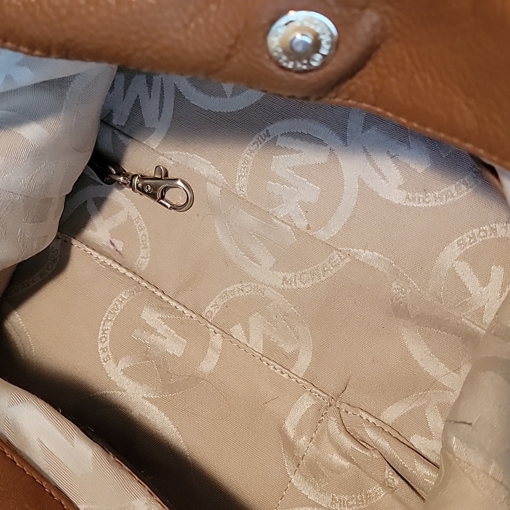 Michael Kors vintage Fulton Leather Hobo Bag.  Great condition! - Picture 5 of 11